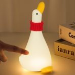 چراغ خواب سیلیکونی طرح اردک LOOKING UP AT THE DUCK SILICONE NIGHT LIGHT